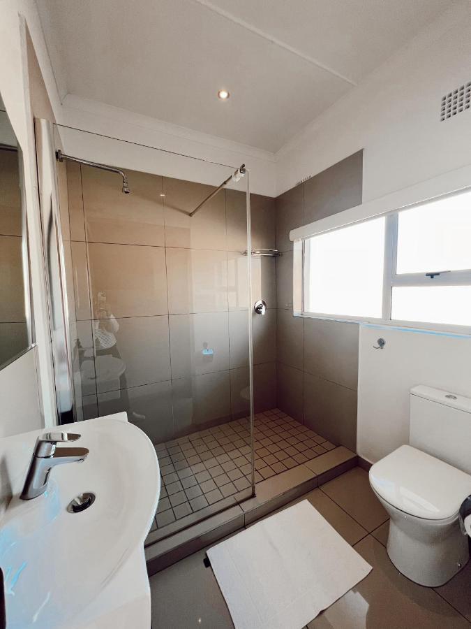 Ebony Lodge Mthatha Buitenkant foto